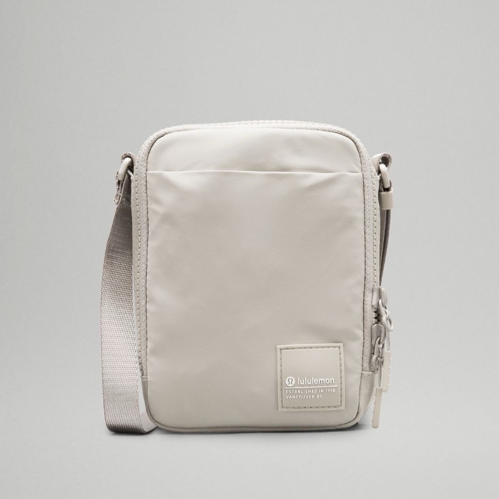 *NWT* Lululemon Easy Access Crossbody Bag 1.5L Raw Linen Adjustable Zipper
